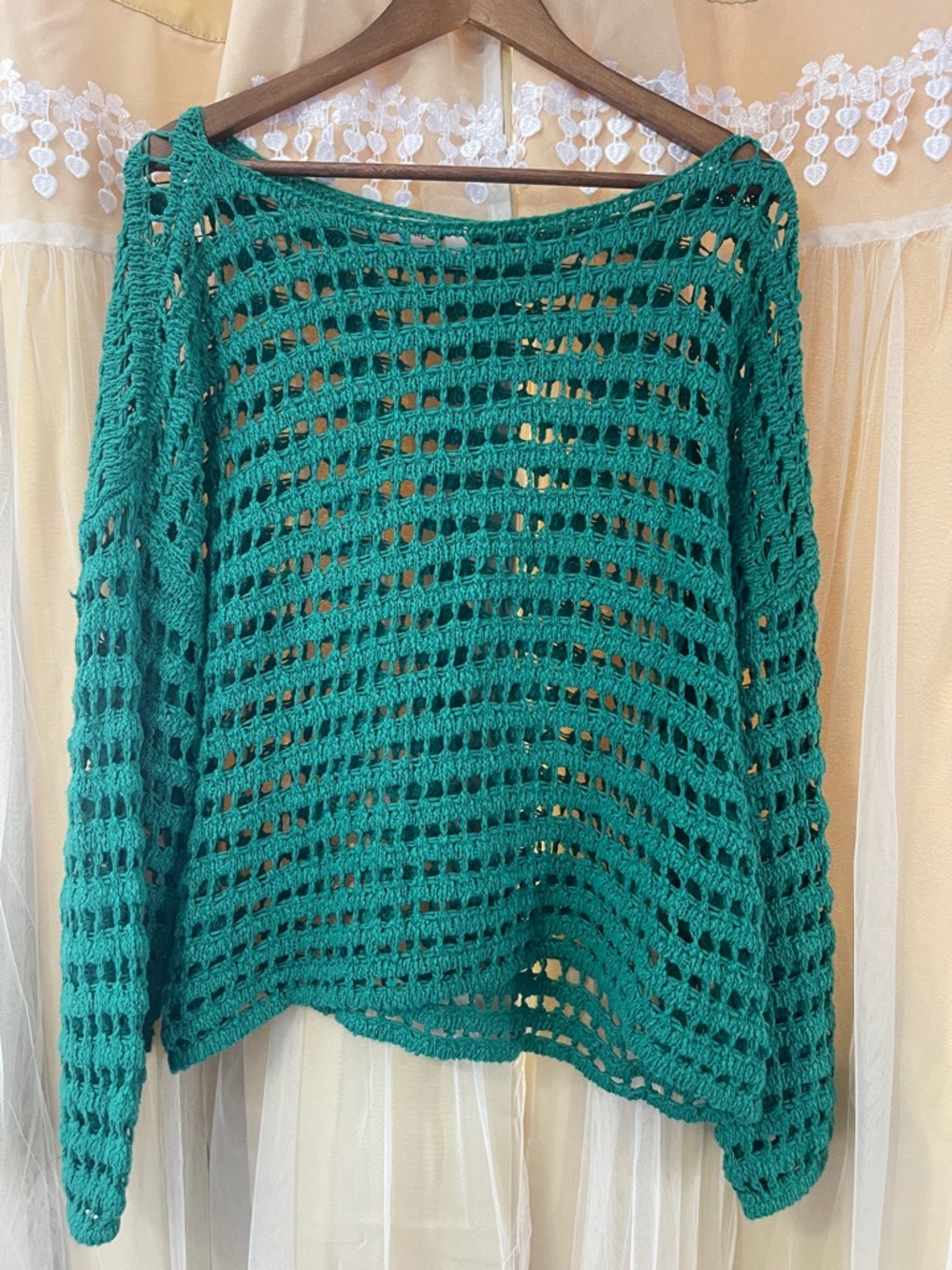 Open-Knit Scoop Neck Sweater in Green